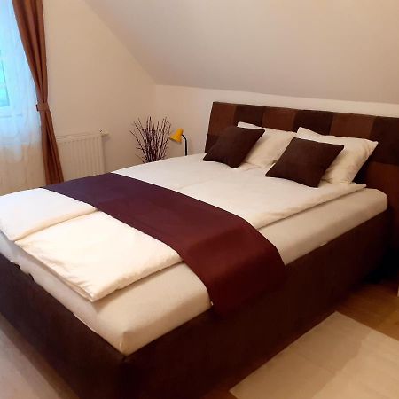 Pacsirta Vendeghaz Hotel Egerszalók Екстериор снимка