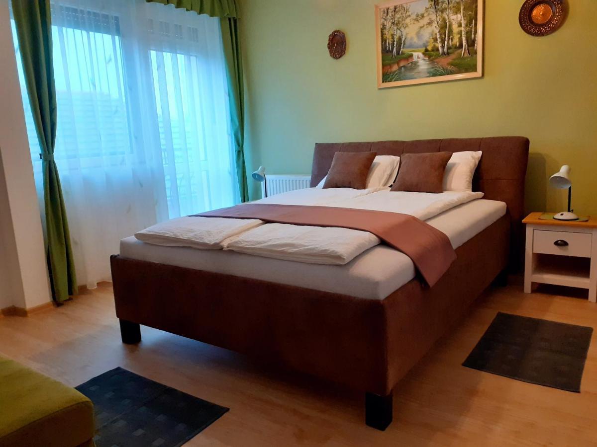 Pacsirta Vendeghaz Hotel Egerszalók Екстериор снимка