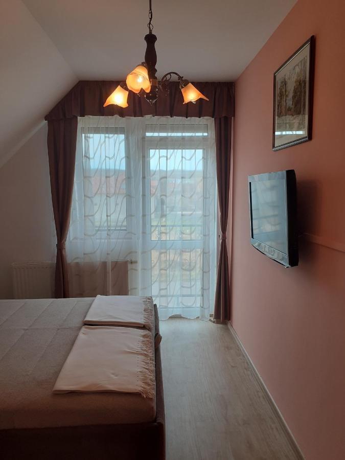 Pacsirta Vendeghaz Hotel Egerszalók Екстериор снимка